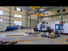 Pusat mesin CNC menengah dan besar yang canggih menyediakan standar kualitas yang lebih tinggi untuk peralatan kami